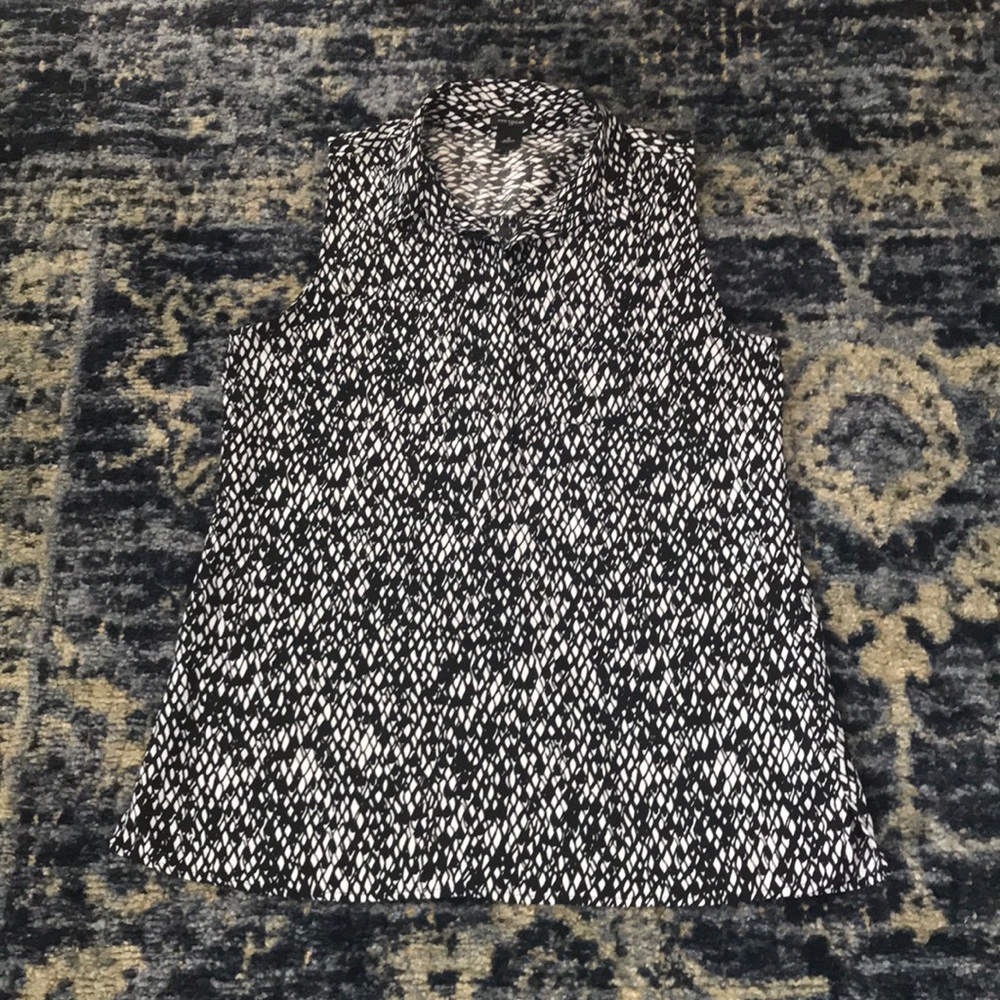 Ann Taylor sleeveless top